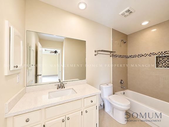 5th image of 3001 Ashley Pl #3003