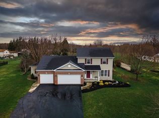 43 Ferndale Dr, Orchard Park, NY 14127