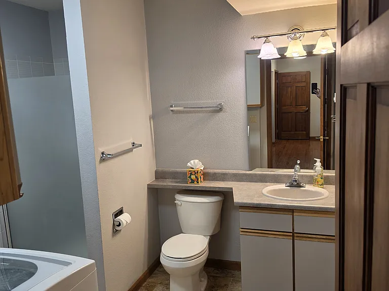 697 Northwestern Pl — Photo 19