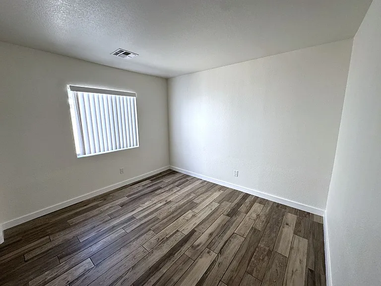 12710 W Ash St — Photo 15