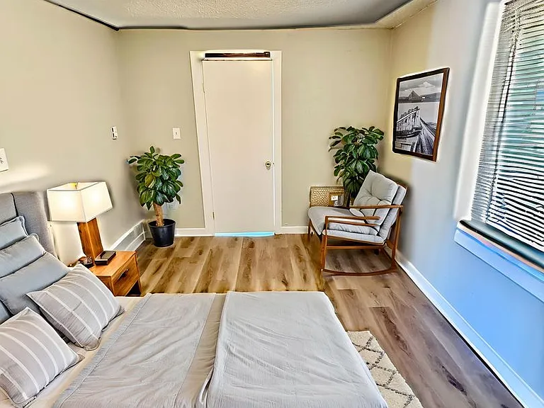 2619 E Willamette Avenue — Photo 14