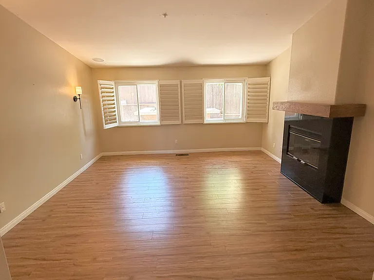 709 Bozanich Cir #B — Photo 19