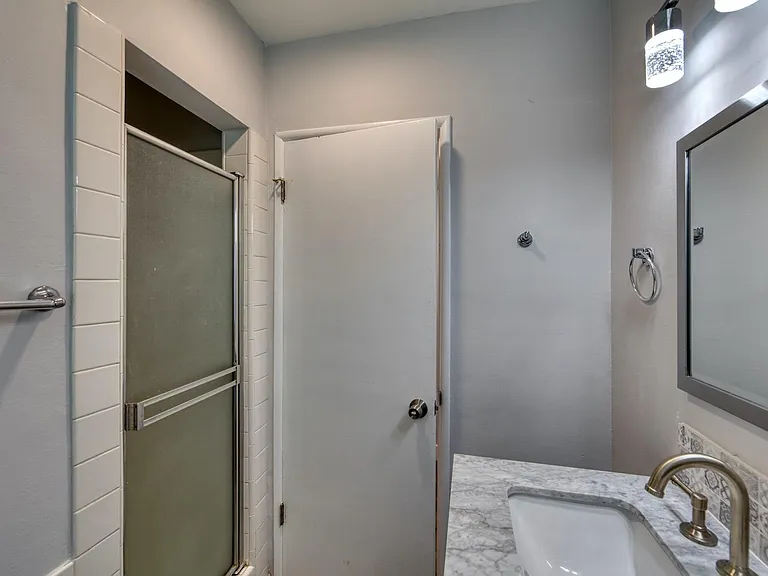 22041 Vanowen St — Photo 7