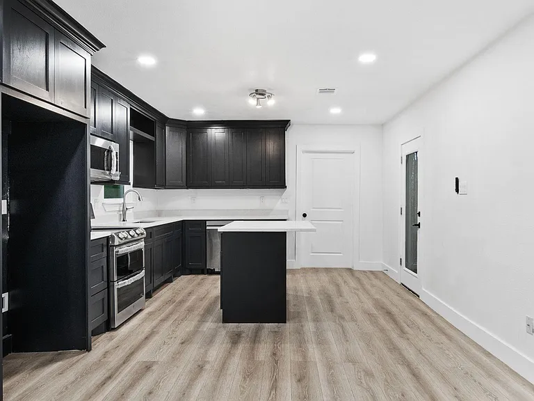 17411 Rolling Hill Ln — Photo 6