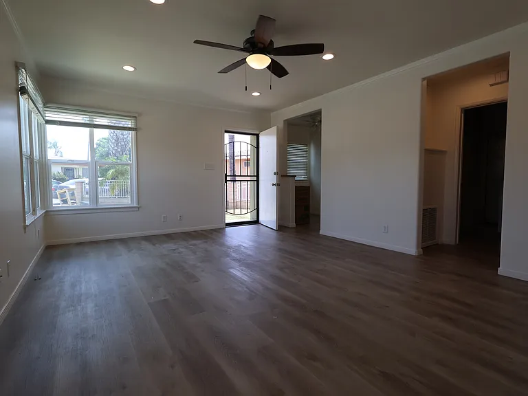 831 N Currier St — Photo 3