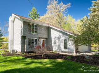 8717 River Oaks Cir, Greenville, MI 48838