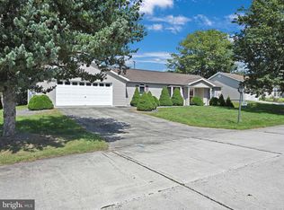101 Juniper Ct, Pine Grove, PA 17963