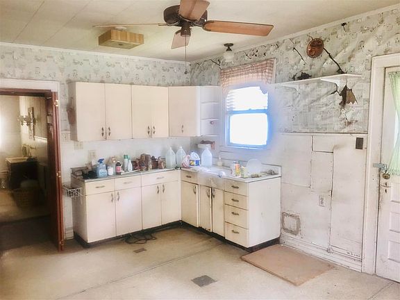 5th image of 2240 Long St