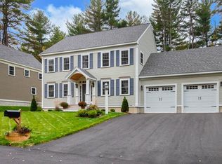 6 4th St, Amesbury, MA 01913