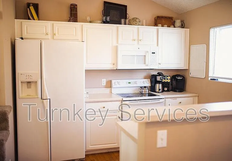 13517 S 32nd St — Photo 5