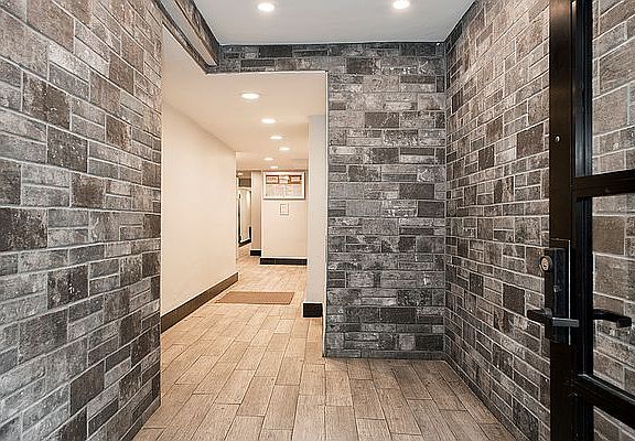 5th image of 225 E 82nd St APT 3D