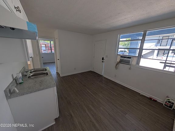 5th image of 1562 MORGAN Street