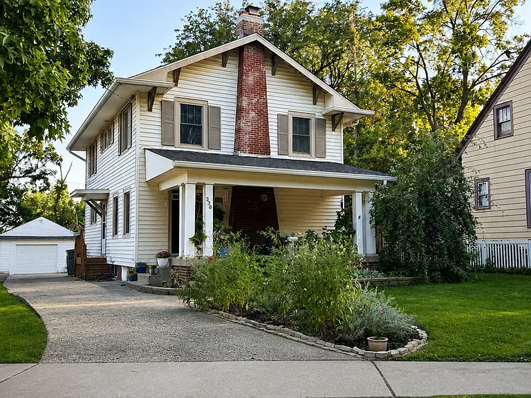 358 S Downey Ave — Photo 1