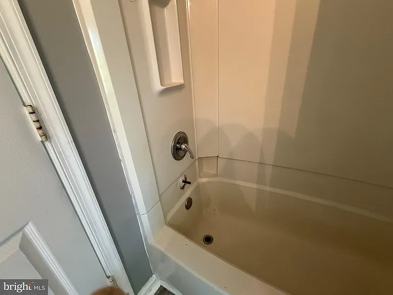 10019 Vanderbilt Cir #14-16 — Photo 14