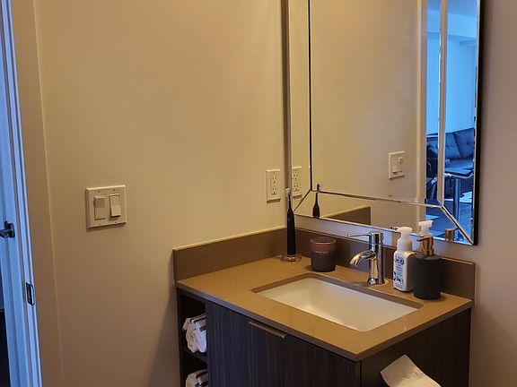 5th image of 52 Forest Manor Rd #1207