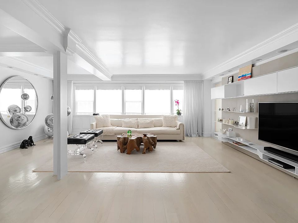1st image of 220 E 67th St #9GHJ