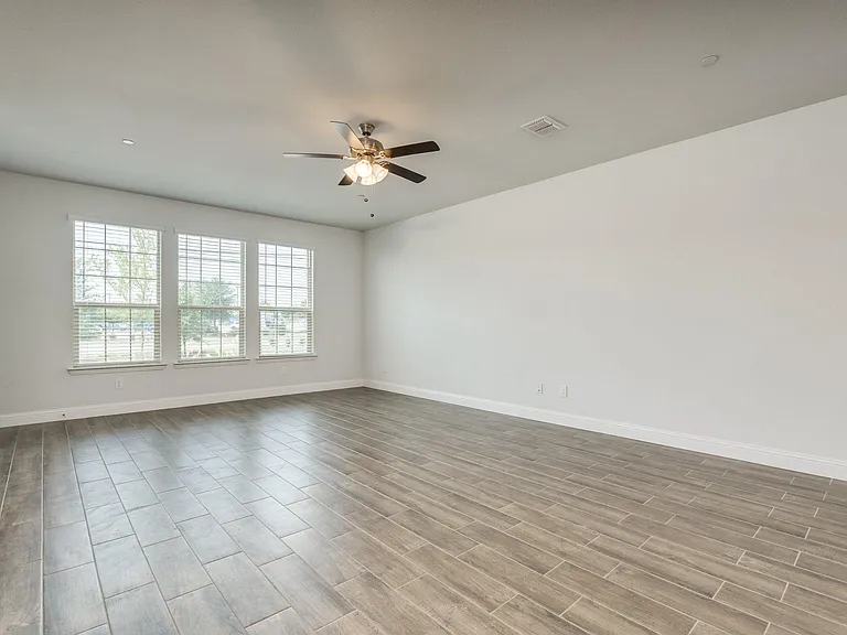 6805 Andrew Dr — Photo 31