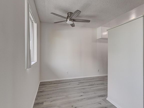 4th image of 558 N Kenmore Ave APT 205