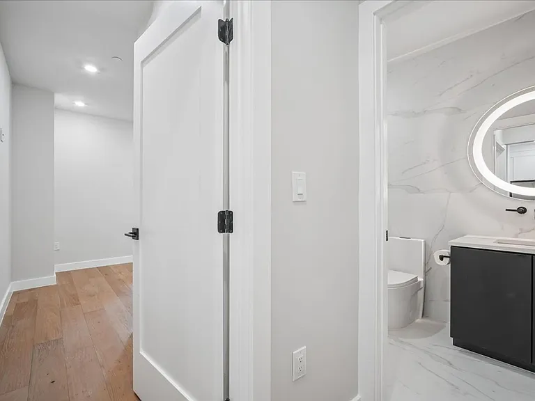 1208 M St NW #22 — Photo 9