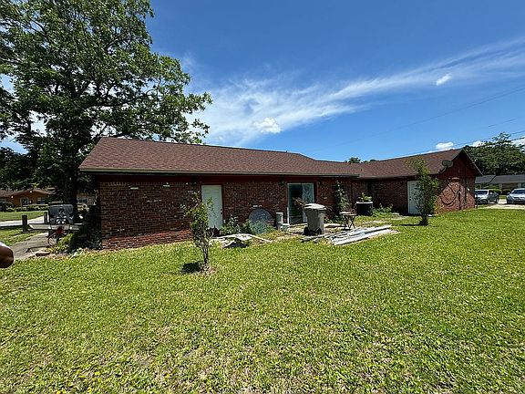 4th image of 424 Hancock Ln