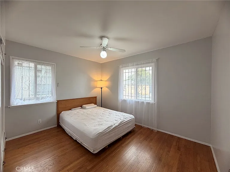 10202 Doty Ave — Photo 14