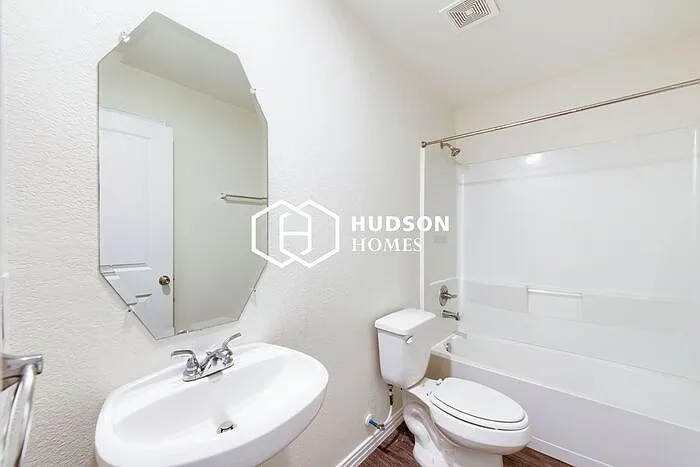 5910 Mayle St — Photo 11