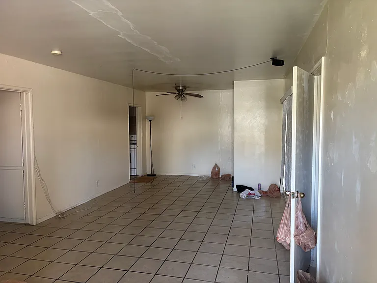 1418 S Sycamore St — Photo 1