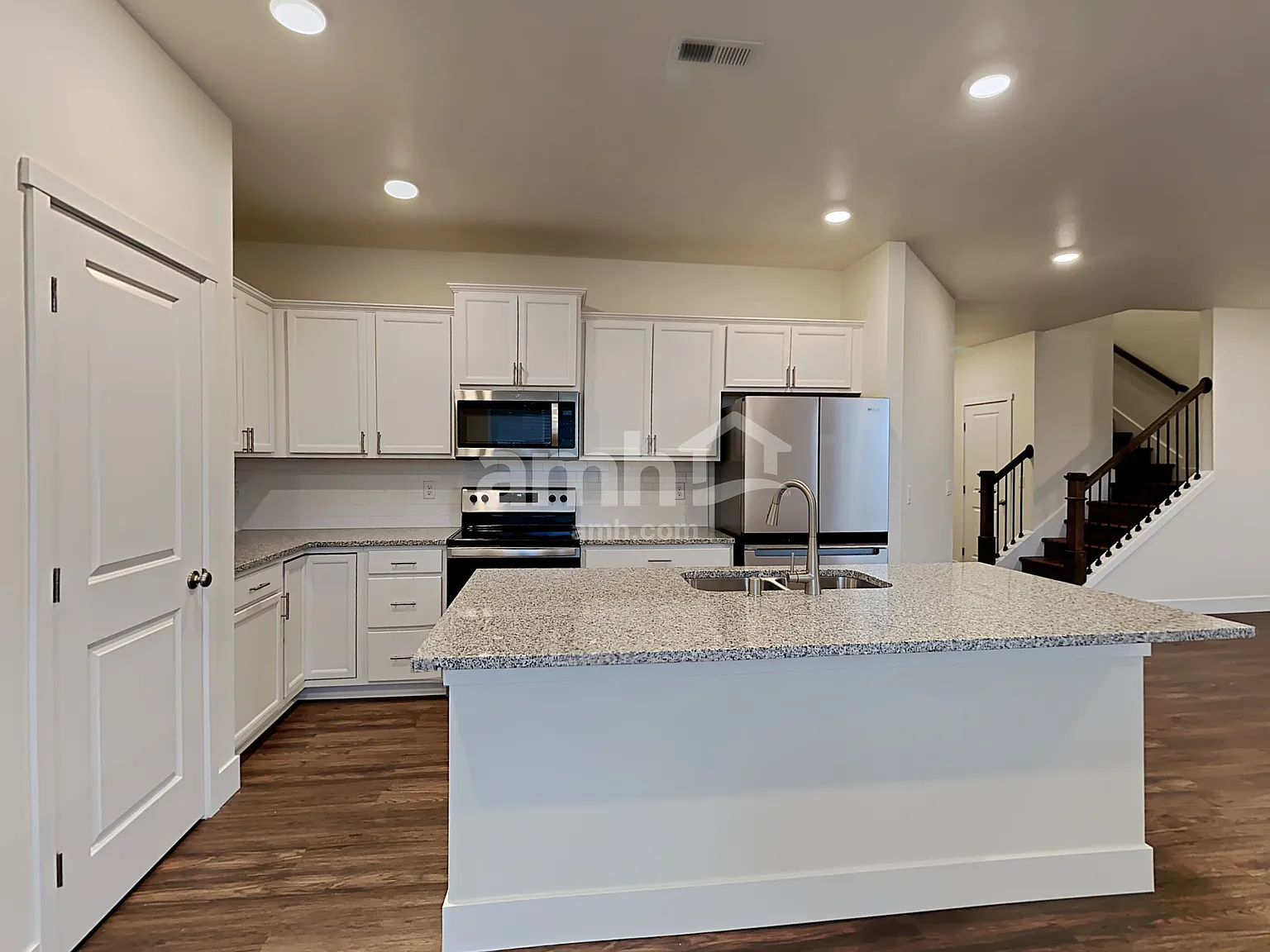 3 bed, 2.5 bath, 1697 sqft, $2,950 — Photo 4