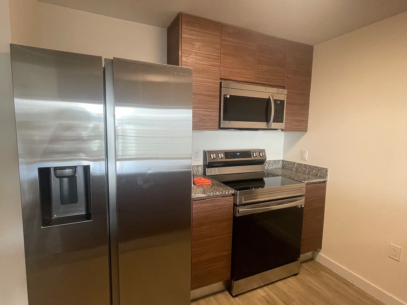 2 bed, 1060 sqft, $3,500 — Photo 1