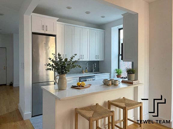 2nd image of 56 W 127th St #4AA