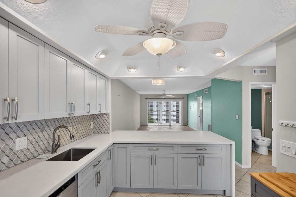 2731 NE 14TH ST Causeway #702, photo 6