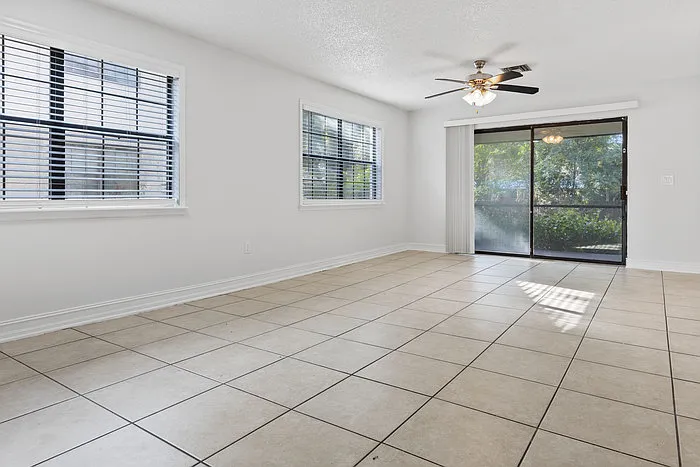 2 bed, 2.0 bath, 950 sqft, $1,700 — Photo 2