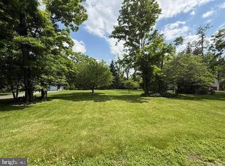 14 Woodcrest Dr, Carlisle, PA 17015