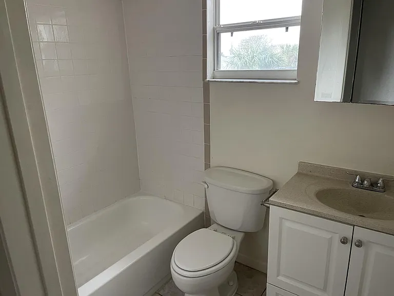 228 N Hollywood Ave #2 — Photo 5