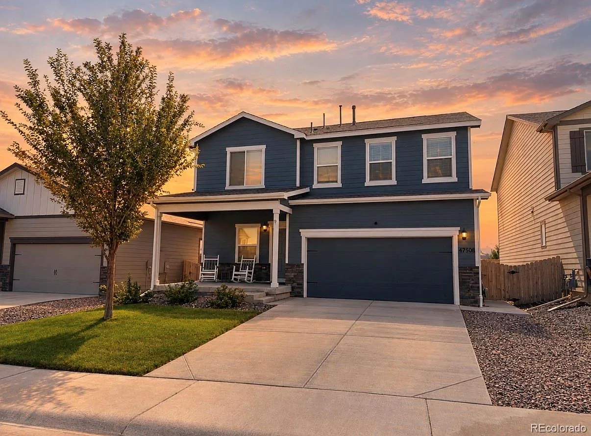 3 bed, 2.5 bath, 1931 sqft, $2,600 — Photo 1