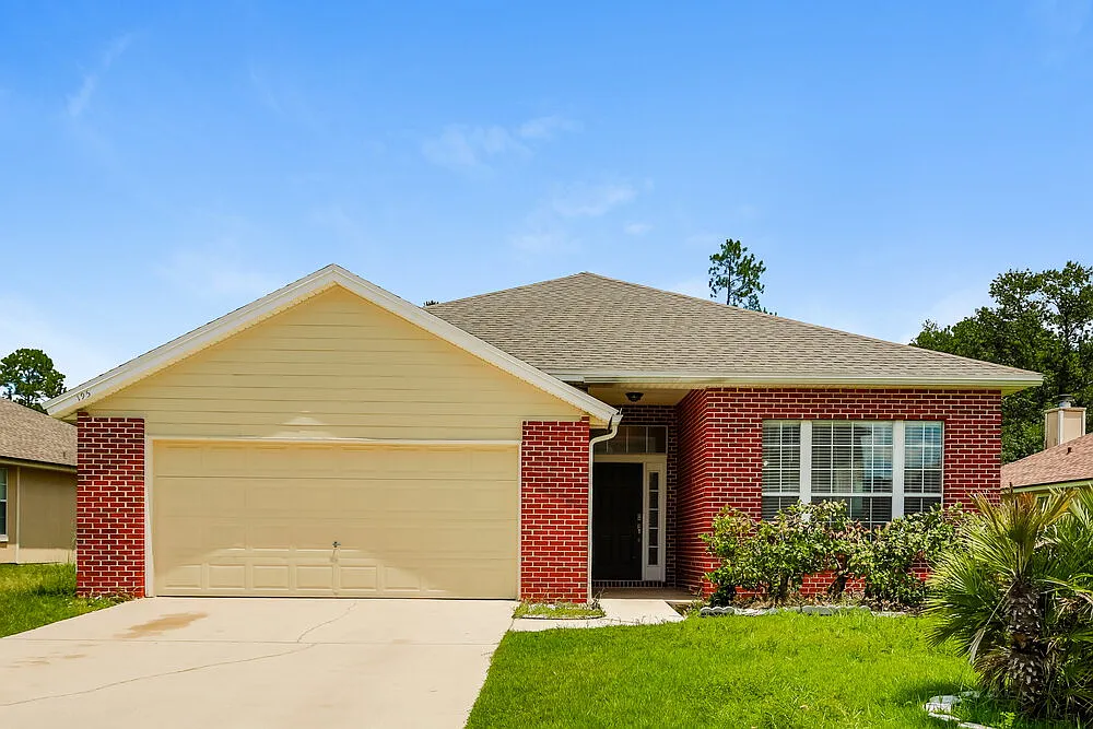 3 bed, 2.0 bath, 1824 sqft, $2,060 — Photo 1