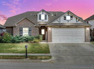 11305 N 147th East Pl, Owasso, OK 74055