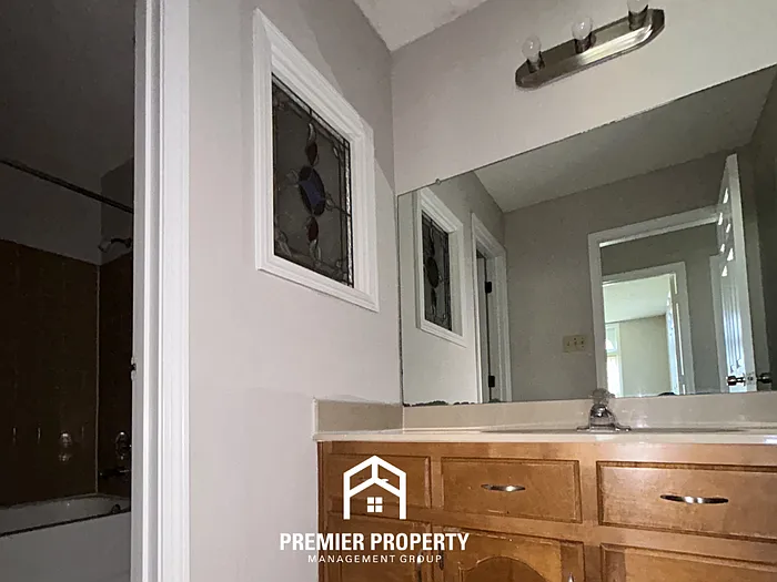 4985 Barrington Cv — Photo 15