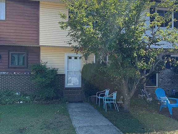2nd image of 7216 Oak Ridge Pl