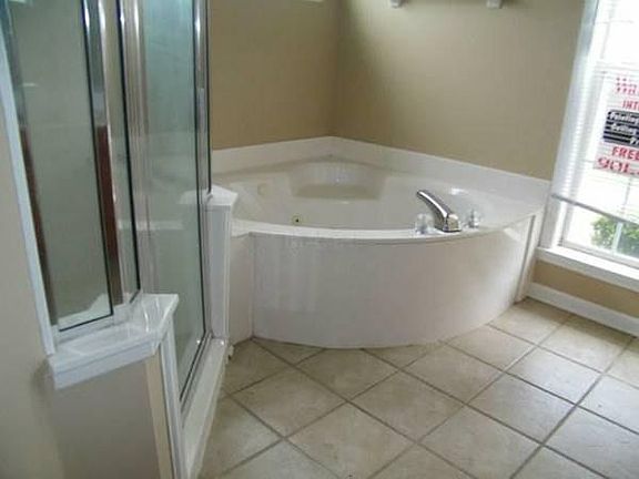 5th image of 10156 Tall Hickory Dr