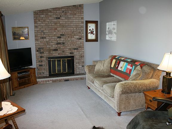 4th image of 1610 154th St E