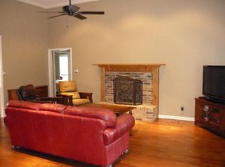 17 Oak St, Cleveland, MS 38732