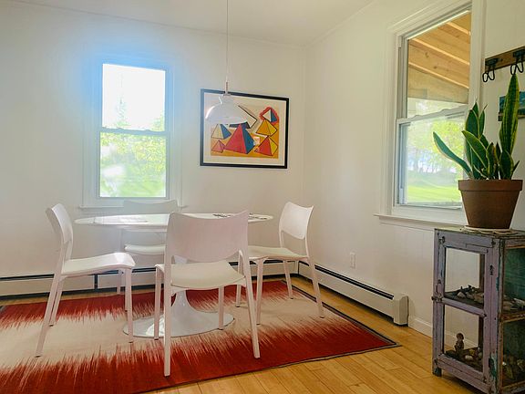 Dining Nook with East and South Views