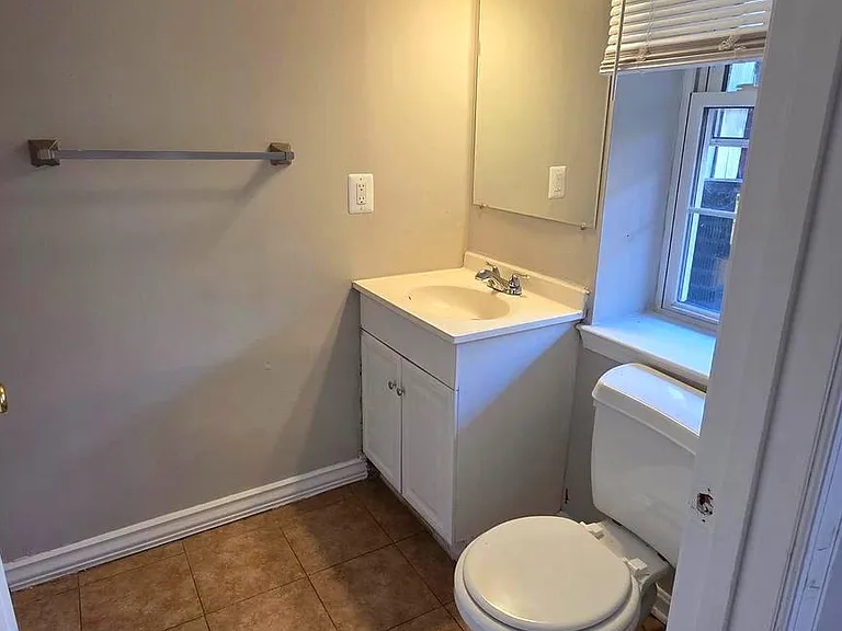 539 N Luzerne Ave — Photo 29