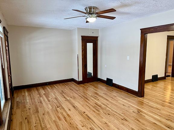 3rd image of 1633 Orchard Grove Ave