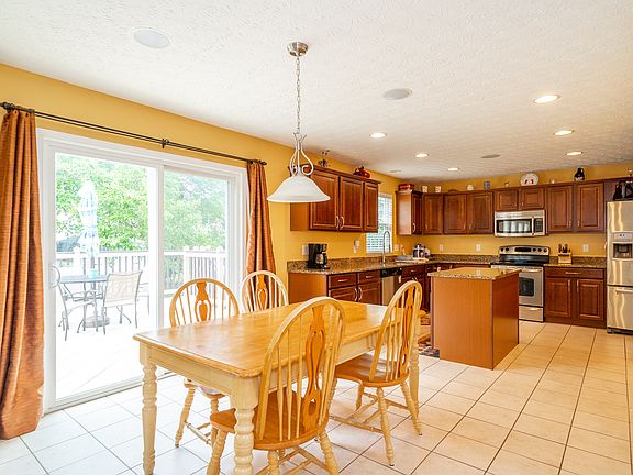 4th image of 5032 Buttercup Dr