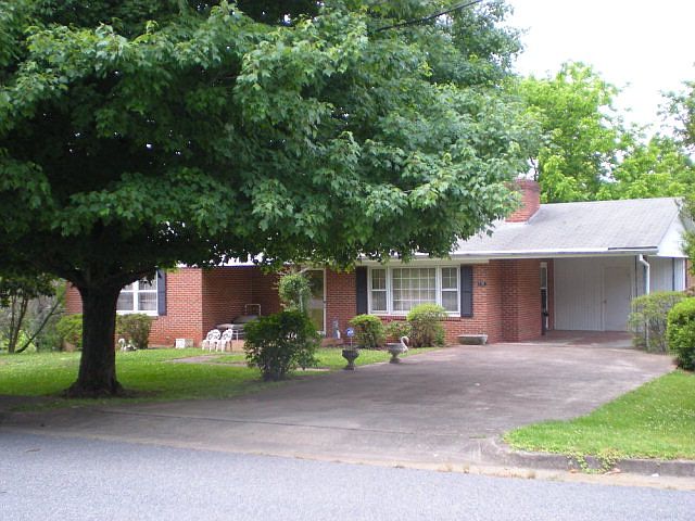 2nd image of 1131 Banner St