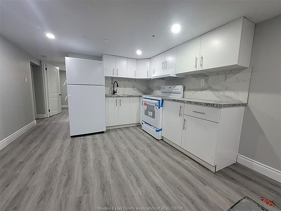 5th image of 2678 Askin Ave #Basement