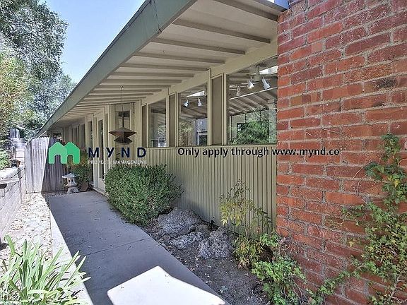 3rd image of 18631 Blythswood Dr