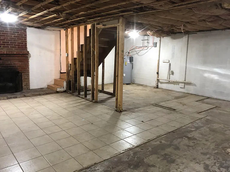 176 Springdale Rd — Photo 15